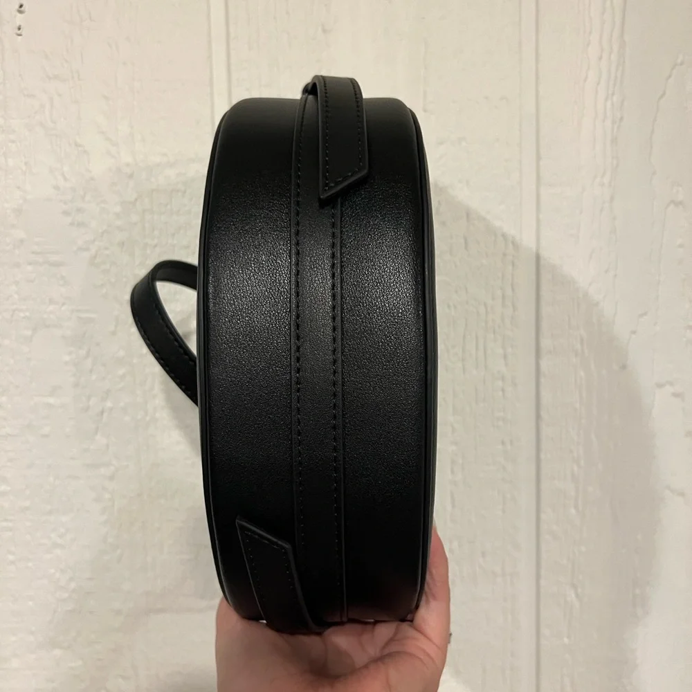 Elegant Black Shoulder Bag - Picture 3 of 7